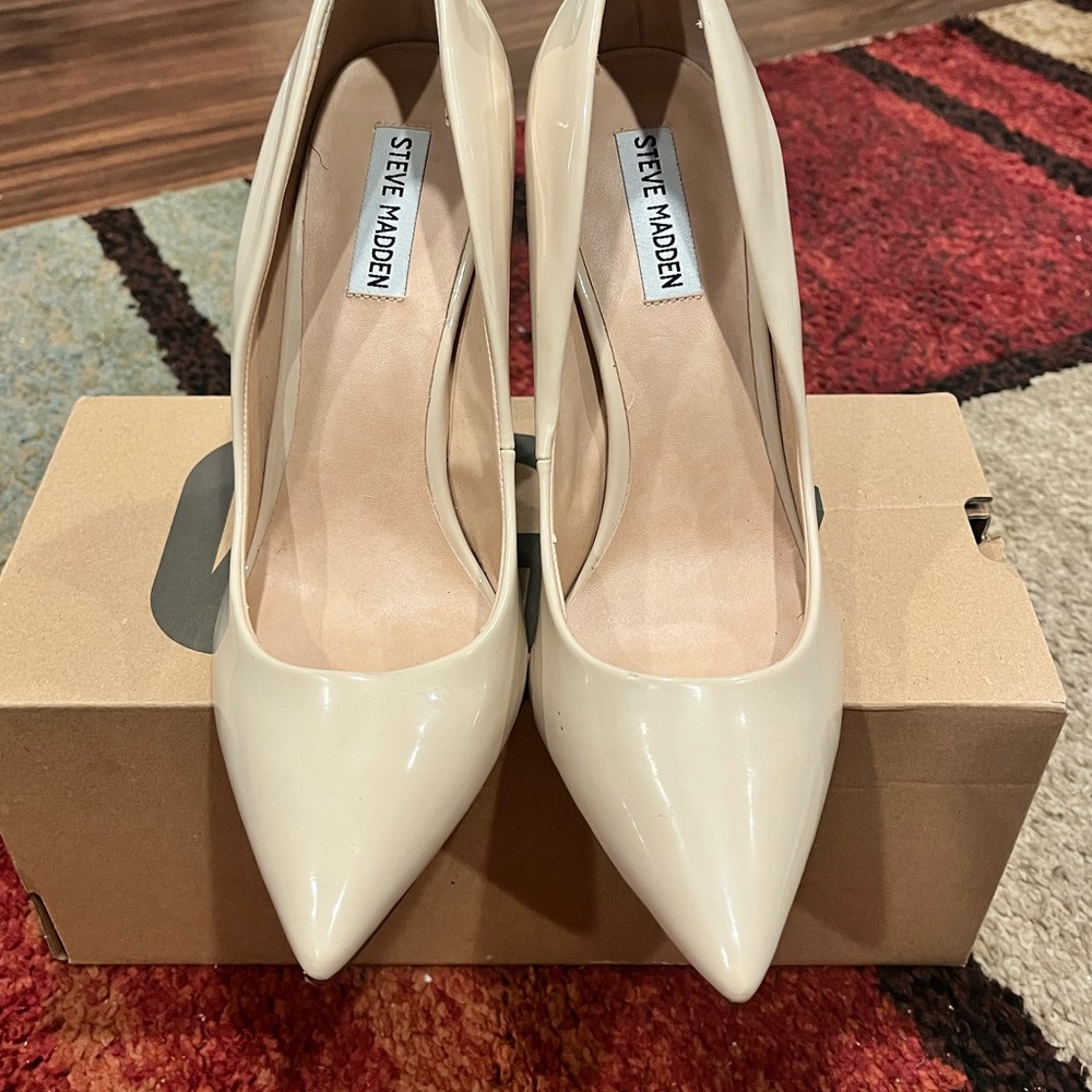 Steve Madden Daisie-Women's Cream Pumps size 10 Nude